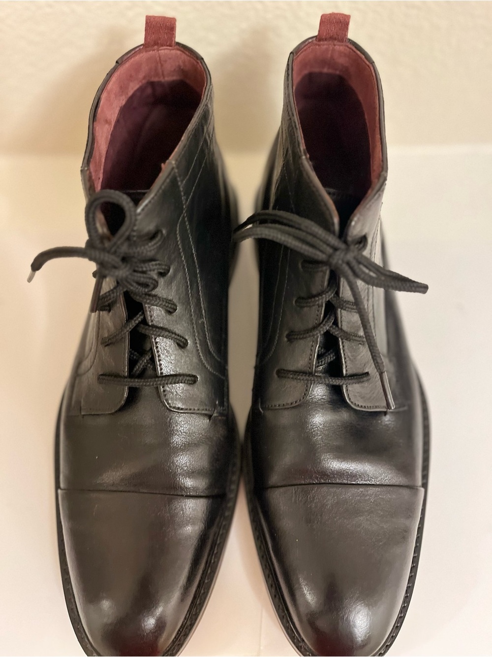 Ted Baker London Black Leather Chukka Boots with Stunning Sole - Size 9.5